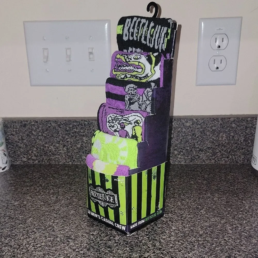Beetlejuice 6 Pair Pack Casual Crew Socks Bioworld Warner Bros New